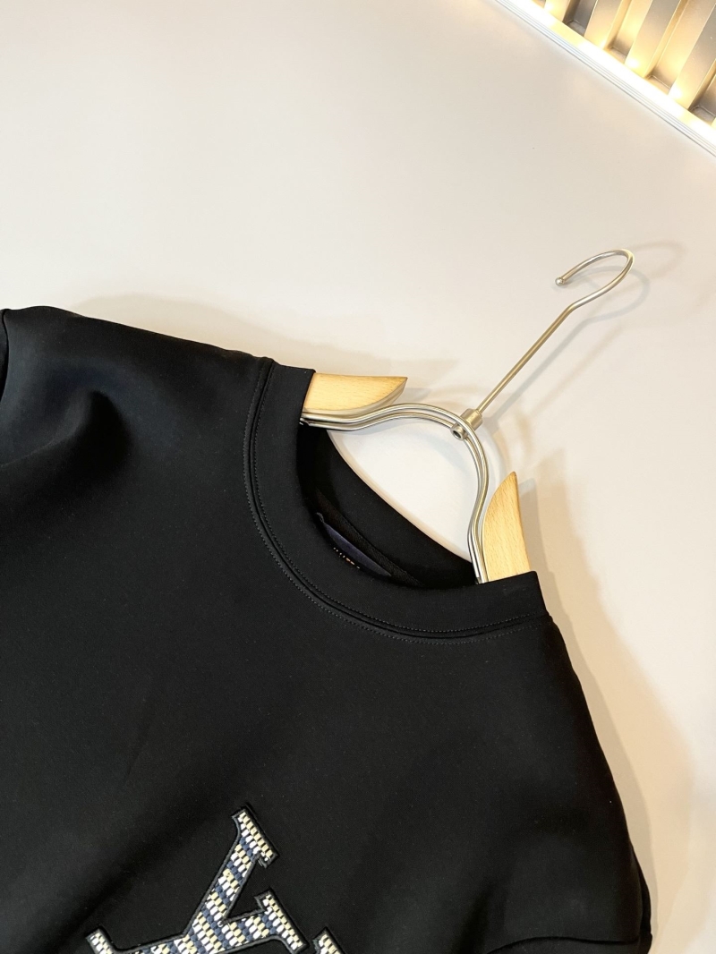 l0vis Vvtt0n t-shirt